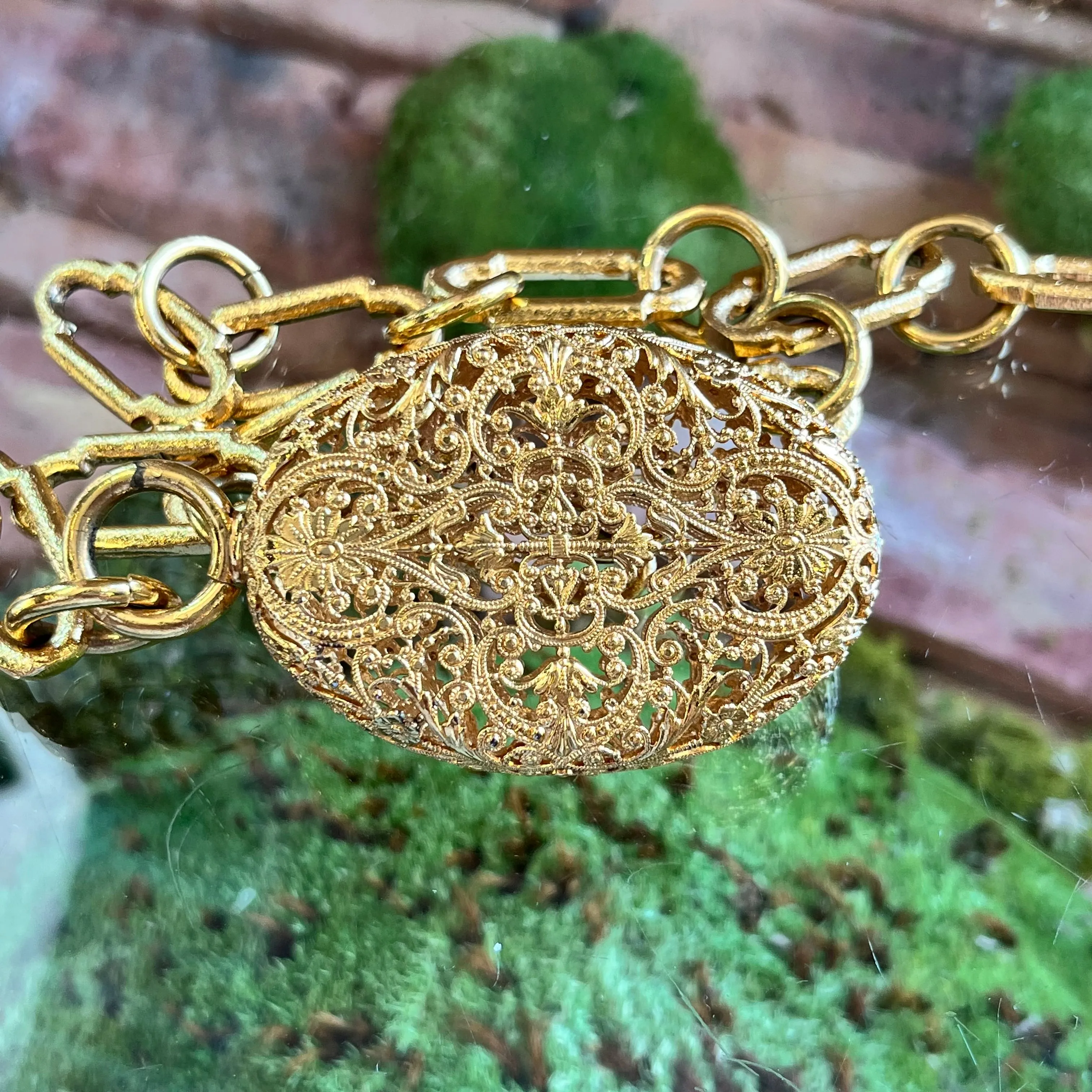 CHANEL Gold-Tone Vintage 80s Filigree Charm Chain Belt
