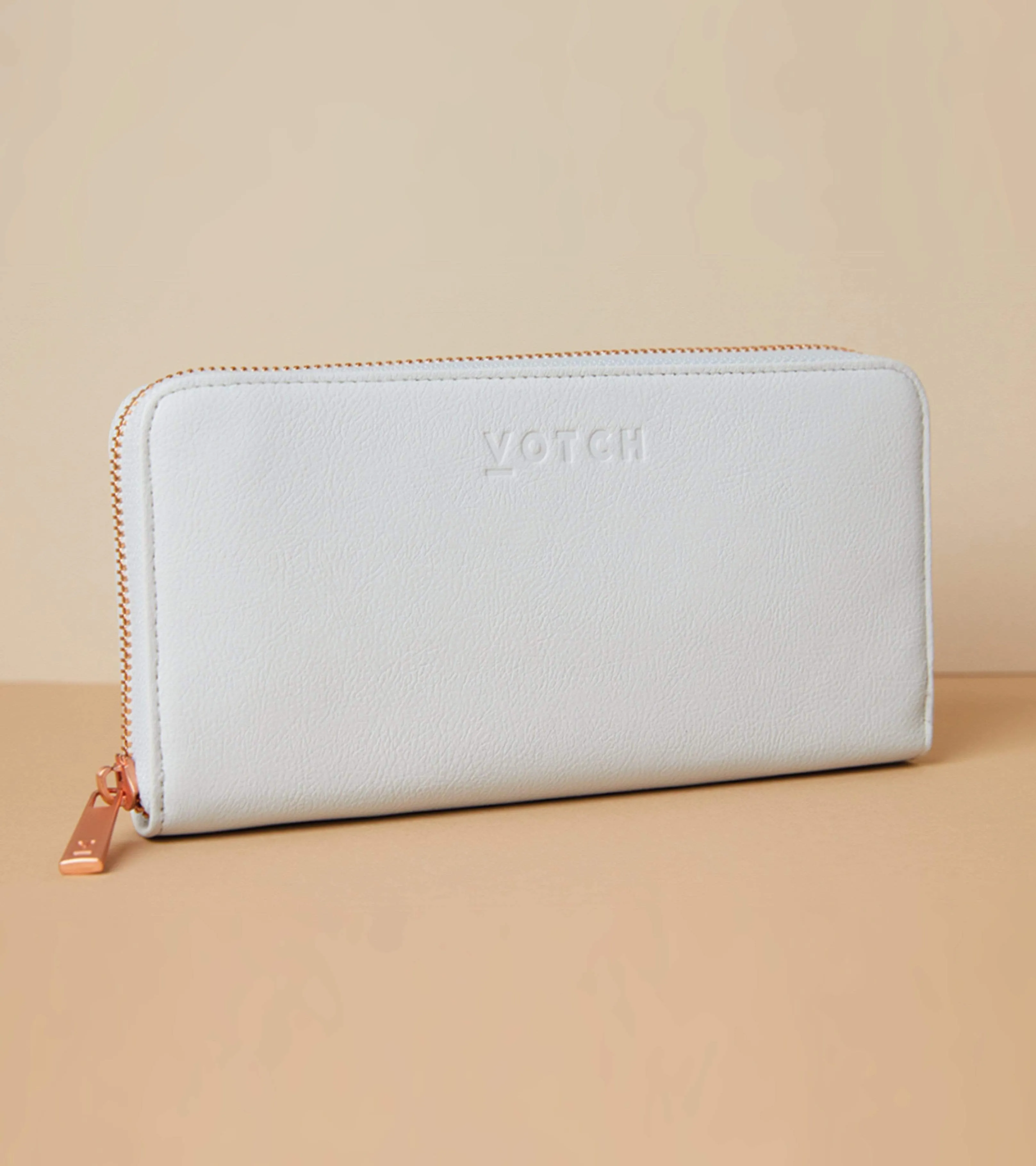 Classic Essentials Apple Leather Vegan Purse | Light Grey